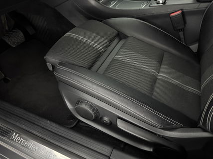 Mercedes-Benz CLA-Klasse 180 AMG | Camera | Trekh | Navigatie | Carplay | LED | Cruise | NAP