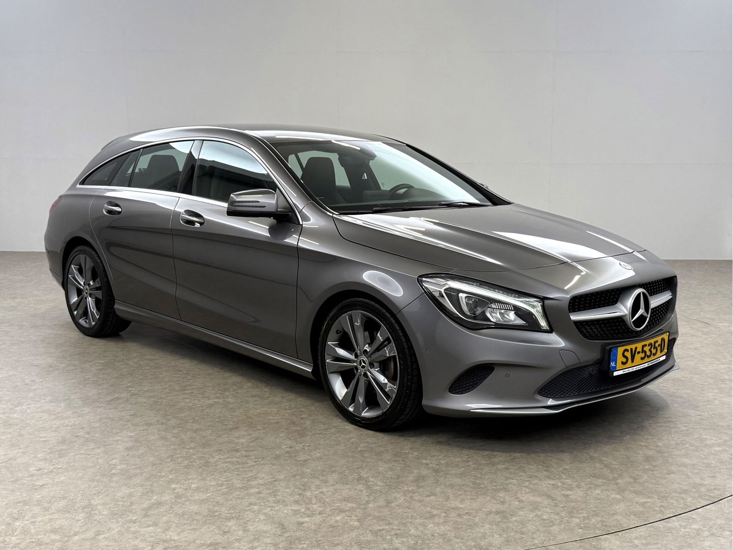 Mercedes-Benz CLA-Klasse 180 AMG | Camera | Trekh | Carplay | Cruise | Navi | LED | NAP