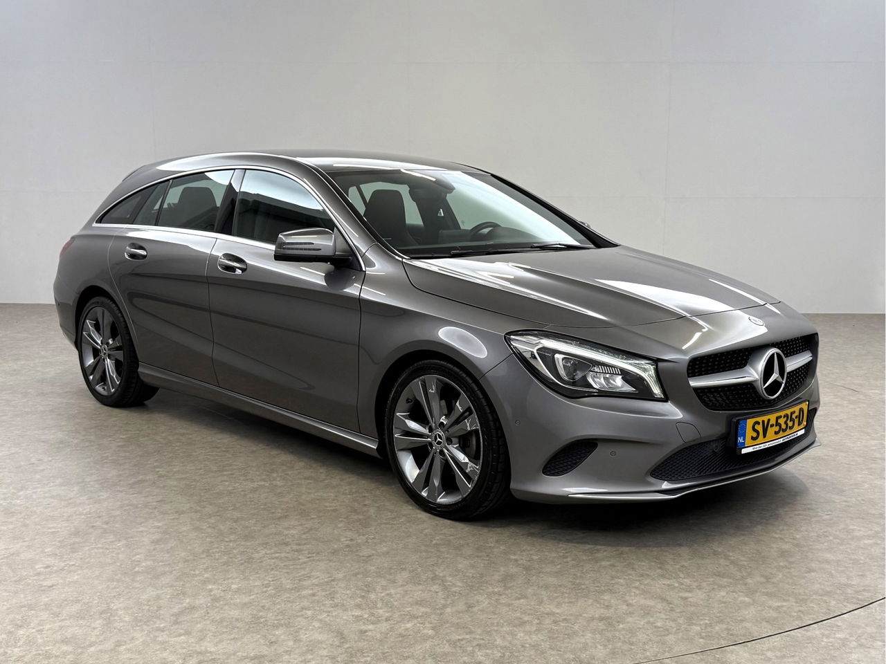 Mercedes-Benz CLA-Klasse 180 AMG | Camera | Trekh | Navigatie | Carplay | LED | Cruise | NAP