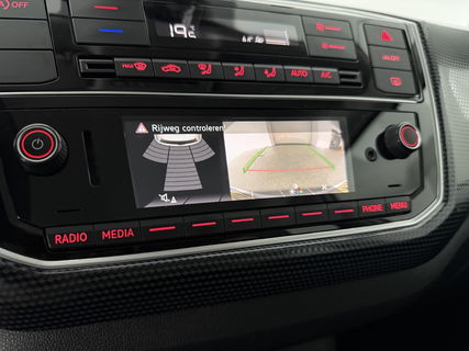 Volkswagen up! 1.0 | Navigatie | Cruise | Parkeersens | Camera | Airco | NAP
