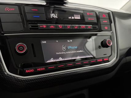 Volkswagen up! 1.0 | Navigatie | Cruise | Parkeersens | Camera | Airco | NAP