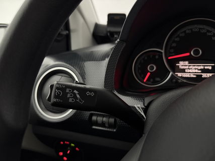 Volkswagen up! 1.0 | Navigatie | Cruise | Parkeersens | Camera | Airco | NAP
