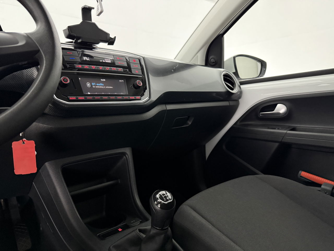 Volkswagen up! 1.0 | Navigatie | Cruise | Parkeersens | Camera | Airco | NAP