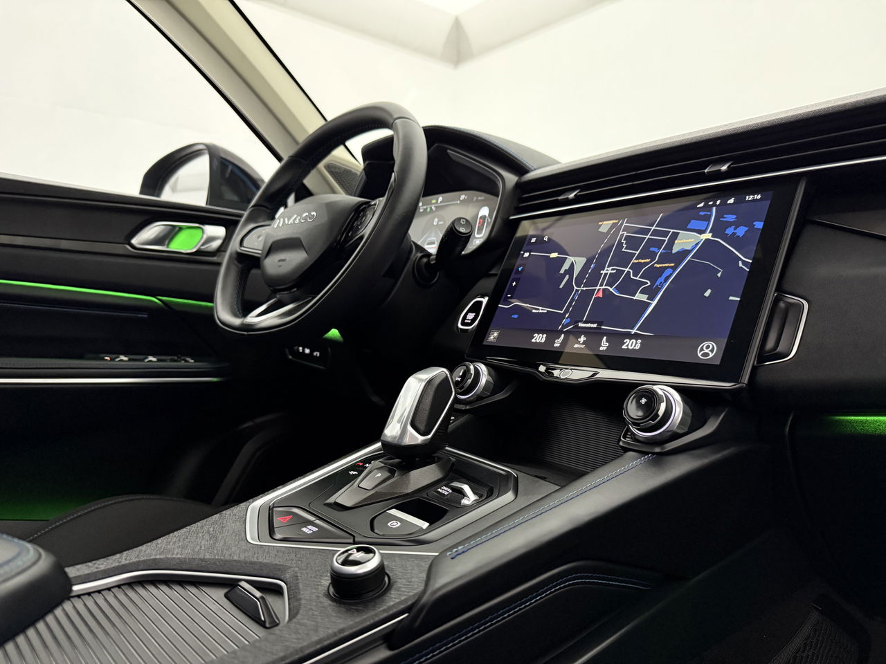 Lynk Co 01 1.5 | UNIEK Nardo Grey | 262PK Hybride 360Camera Pano ACC Sfeer LED Memory Carplay Clima Navi Virtual PDC 20"LMV