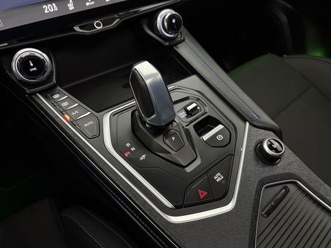 Lynk Co 01 1.5 | UNIEK Nardo Grey | 262PK Hybride 360Camera Pano ACC Sfeer LED Memory Carplay Clima Navi Virtual PDC 20"LMV