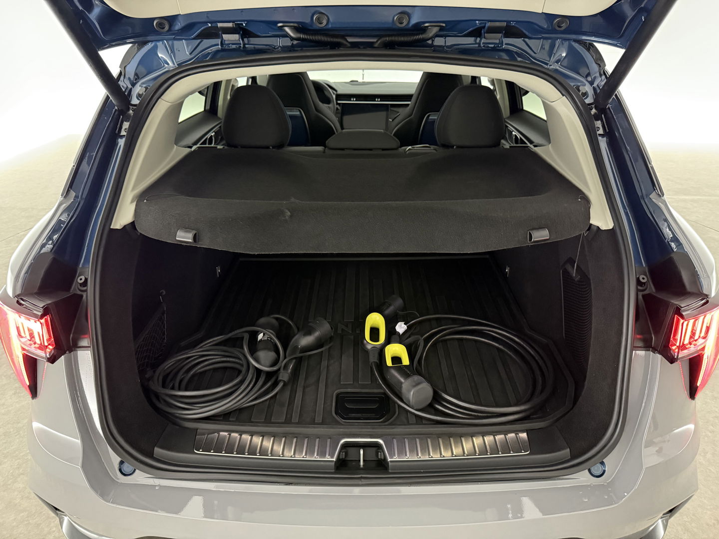 Lynk Co 01 1.5 | UNIEK Nardo Grey | 262PK Hybride 360Camera Pano ACC Sfeer LED Memory Carplay Clima Navi Virtual PDC 20"LMV