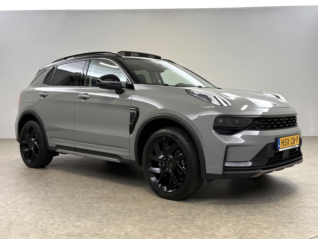 Lynk Co 01 1.5 | UNIEK Nardo Grey | 262PK Hybride 360Camera Pano ACC Sfeer LED Memory Carplay Clima Navi Virtual PDC 20"LMV