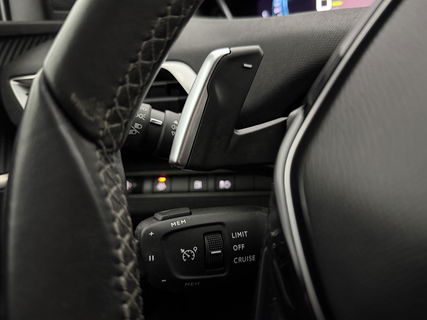Peugeot 3008 1.6 Hybrid 222PK Allure | 360Camera | Carplay | Virtual Cockpit | LED | Trekhaak | 18''LMV