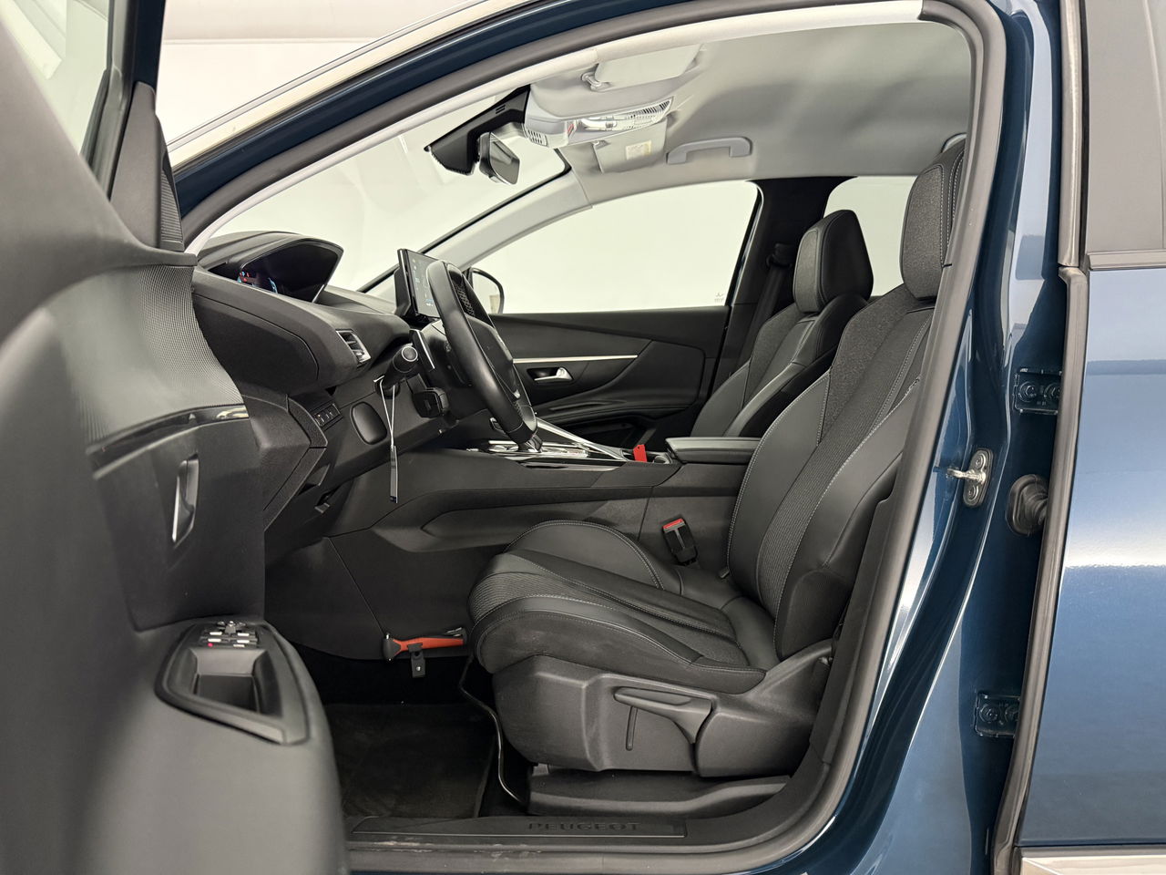 Peugeot 3008 1.6 Hybrid 222PK Allure | 360Camera | Carplay | Virtual Cockpit | LED | Trekhaak | 18''LMV