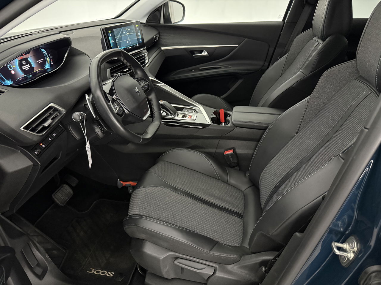 Peugeot 3008 1.6 Hybrid 222PK Allure | 360Camera | Carplay | Virtual Cockpit | LED | Trekhaak | 18''LMV