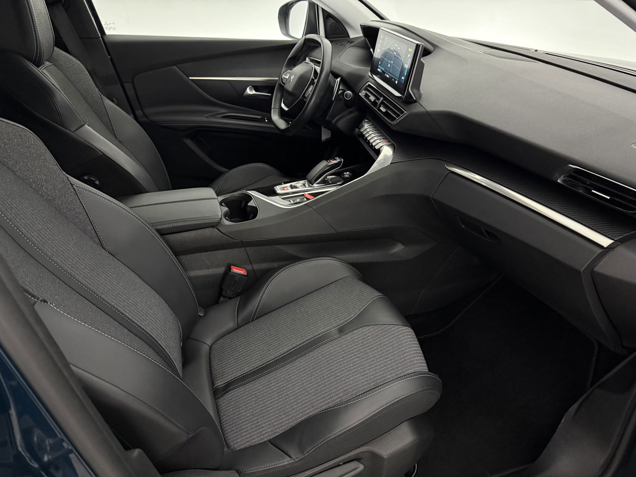 Peugeot 3008 1.6 Hybrid 222PK Allure | 360Camera | Carplay | Virtual Cockpit | LED | Trekhaak | 18''LMV