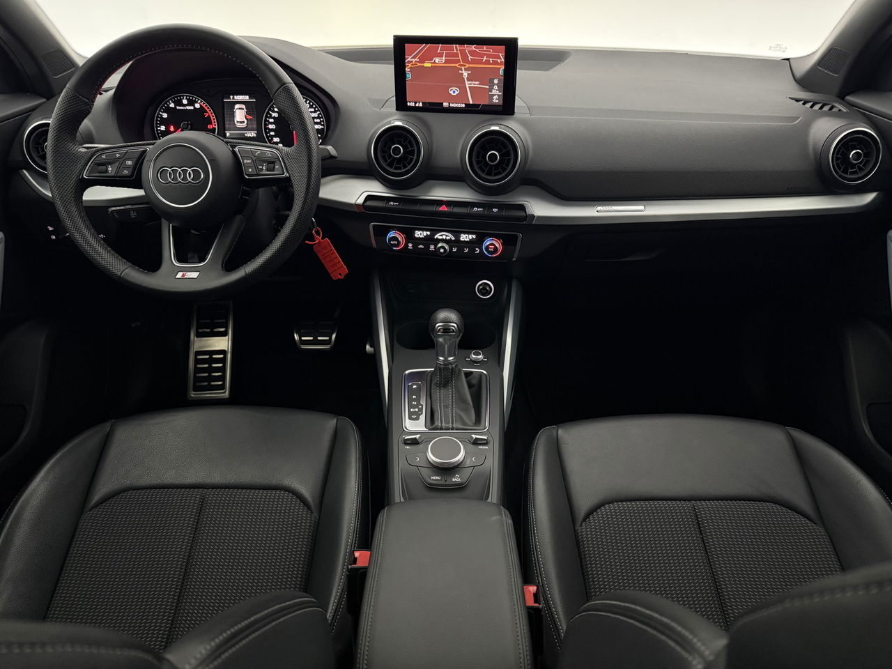 Audi Q2 35 TFSI 150PK S Line | LED | Carplay | Clima | Cruise | Navigatie |  PDC | 18''LMV