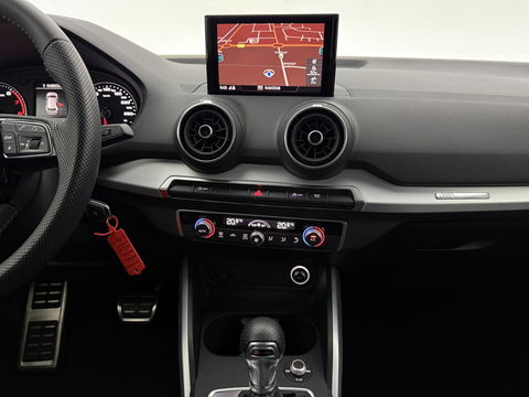 Audi Q2 35 TFSI 150PK S Line | LED | Carplay | Clima | Cruise | Navigatie | Parkeersens. | NAP