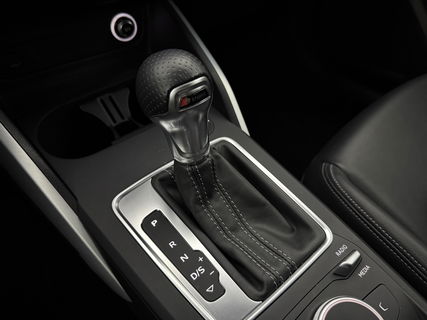 Audi Q2 35 TFSI 150PK S Line | LED | Carplay | Clima | Cruise | Navigatie |  PDC | 18''LMV