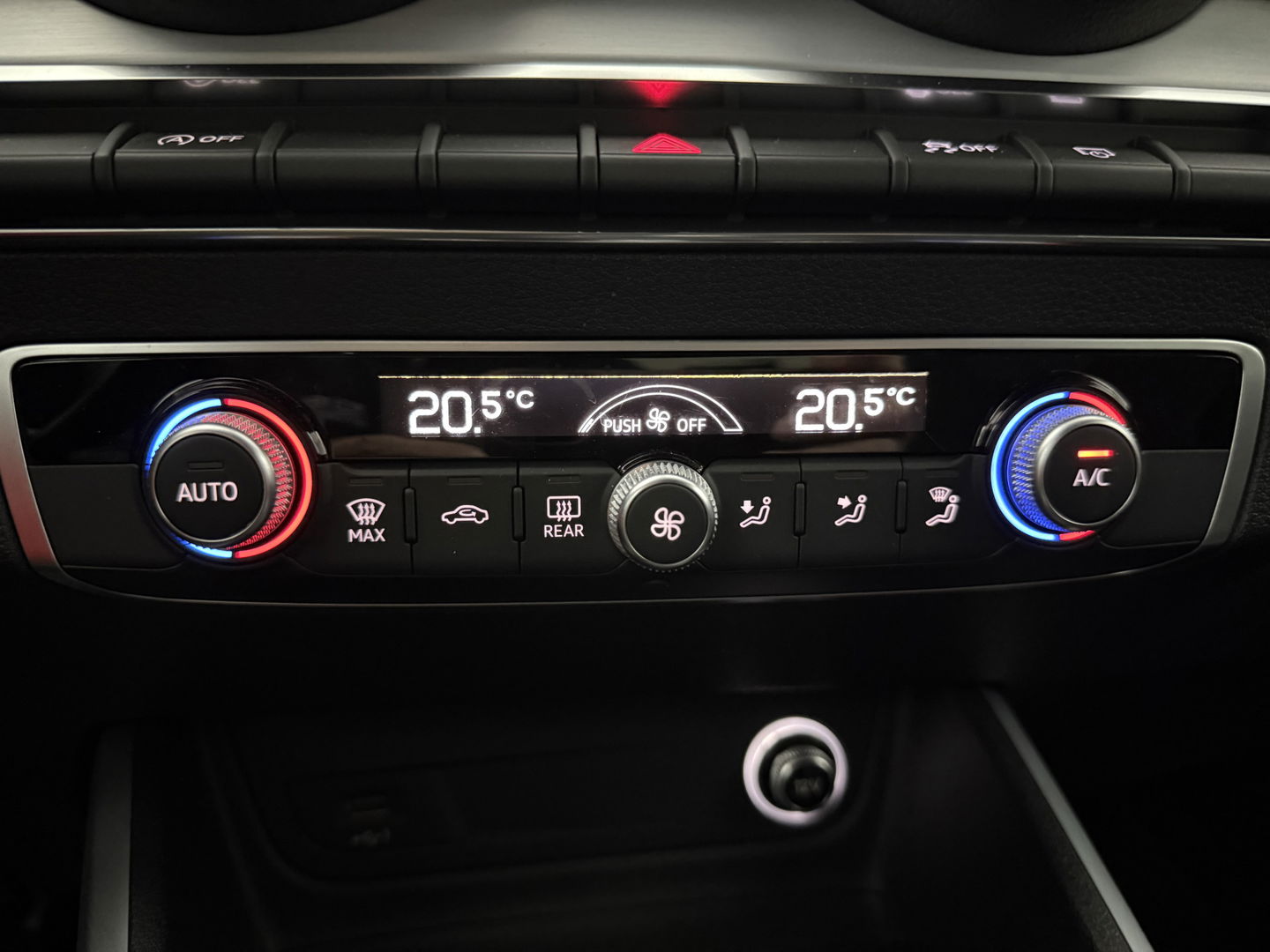 Audi Q2 35 TFSI 150PK S Line | LED | Carplay | Clima | Cruise | Navigatie | Parkeersens. | NAP