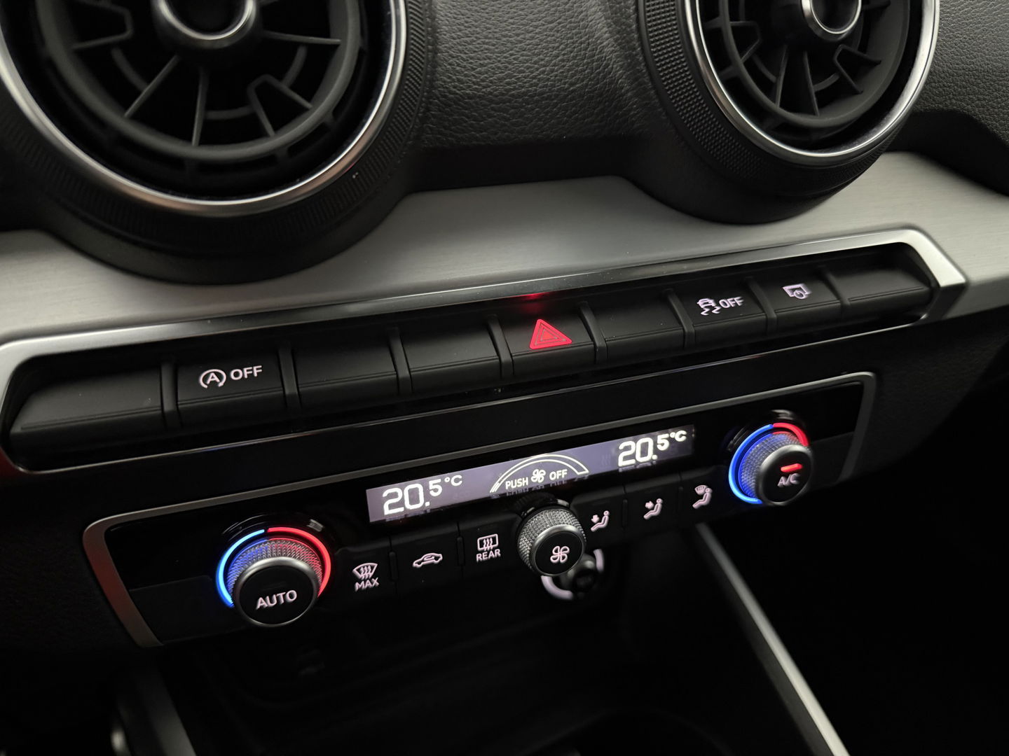 Audi Q2 35 TFSI 150PK S Line | LED | Carplay | Clima | Cruise | Navigatie | Parkeersens. | NAP