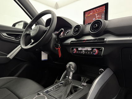 Audi Q2 35 TFSI 150PK S Line | LED | Carplay | Clima | Cruise | Navigatie |  PDC | 18''LMV