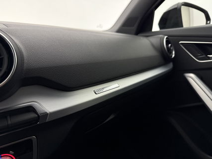 Audi Q2 35 TFSI 150PK S Line | LED | Carplay | Clima | Cruise | Navigatie |  PDC | 18''LMV