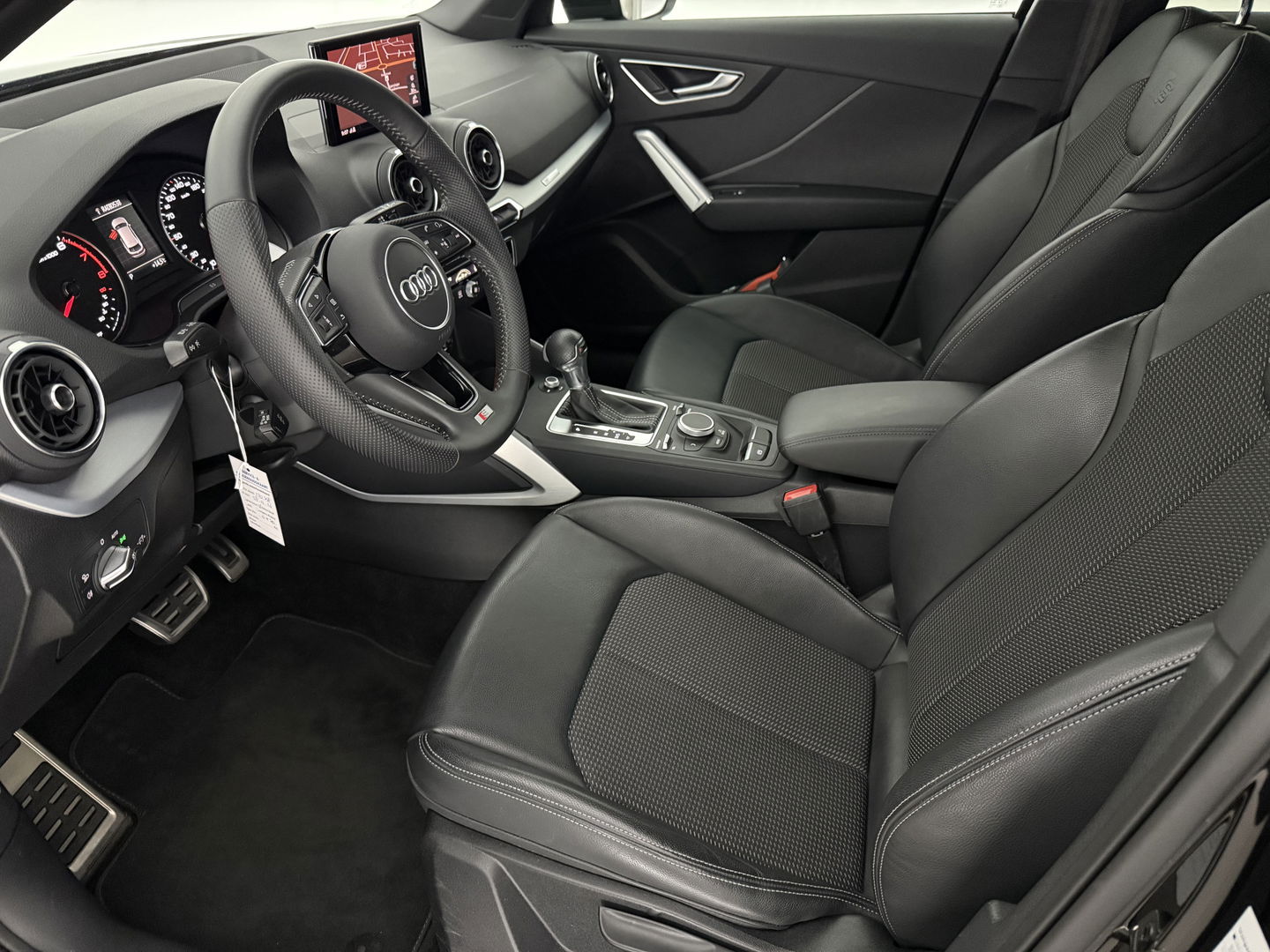 Audi Q2 35 TFSI 150PK S Line | LED | Carplay | Clima | Cruise | Navigatie | Parkeersens. | NAP
