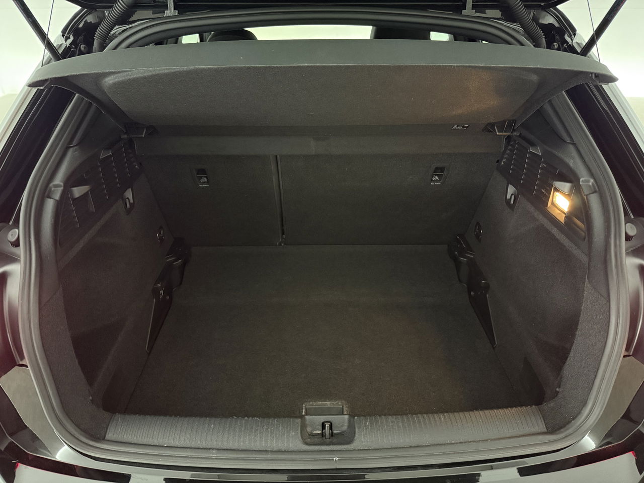 Audi Q2 35 TFSI 150PK S Line | LED | Carplay | Clima | Cruise | Navigatie |  PDC | 18''LMV