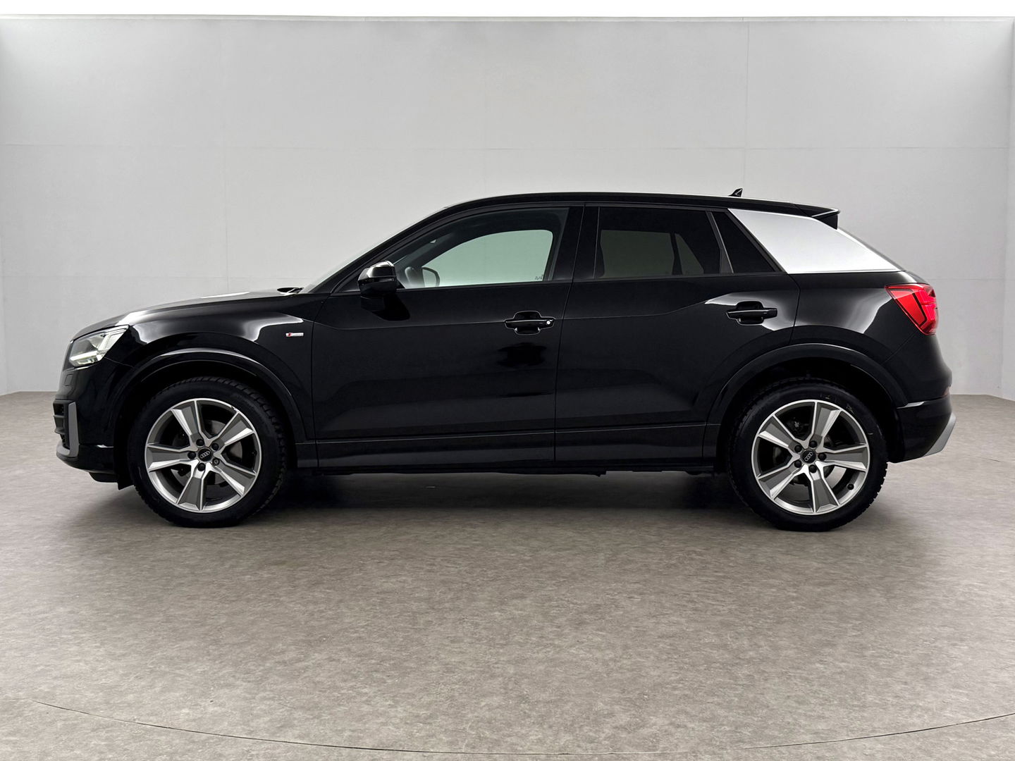 Audi Q2 35 TFSI 150PK S-line | LED | Carplay | Clima | Cruise | Navigatie | Parkeersens. | NAP
