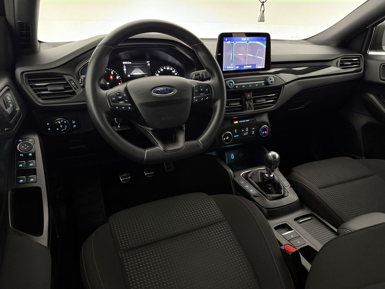 Ford Focus 1.0 EcoBoost ST Line Business | LED | Carplay | Clima | Cruise | Navigatie | Parkeersens. | 17''LMV