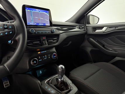 Ford Focus 1.0 EcoBoost ST Line Business | LED | Carplay | Clima | Cruise | Navigatie | Parkeersens. | 17''LMV