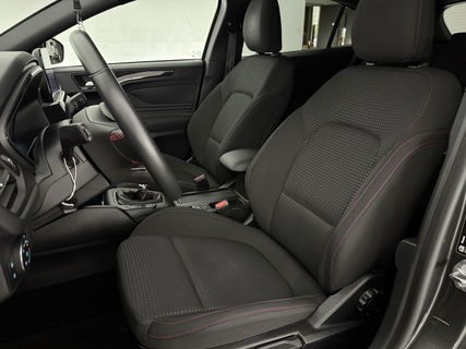 Ford Focus 1.0 EcoBoost ST Line Business | LED | Carplay | Clima | Cruise | Navigatie | Parkeersens. | 17''LMV