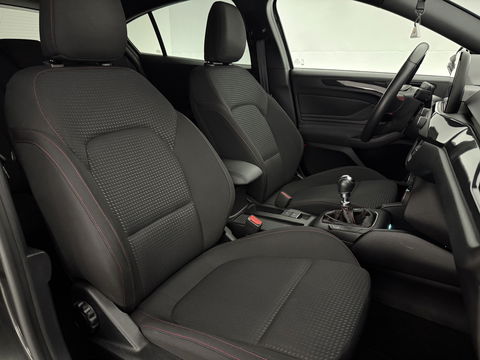 Ford Focus 1.0 ST Line | LED | Carplay | Clima | Cruise | Navigatie | Parkeersens.