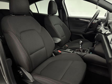 Ford Focus 1.0 EcoBoost ST Line Business | LED | Carplay | Clima | Cruise | Navigatie | Parkeersens. | 17''LMV