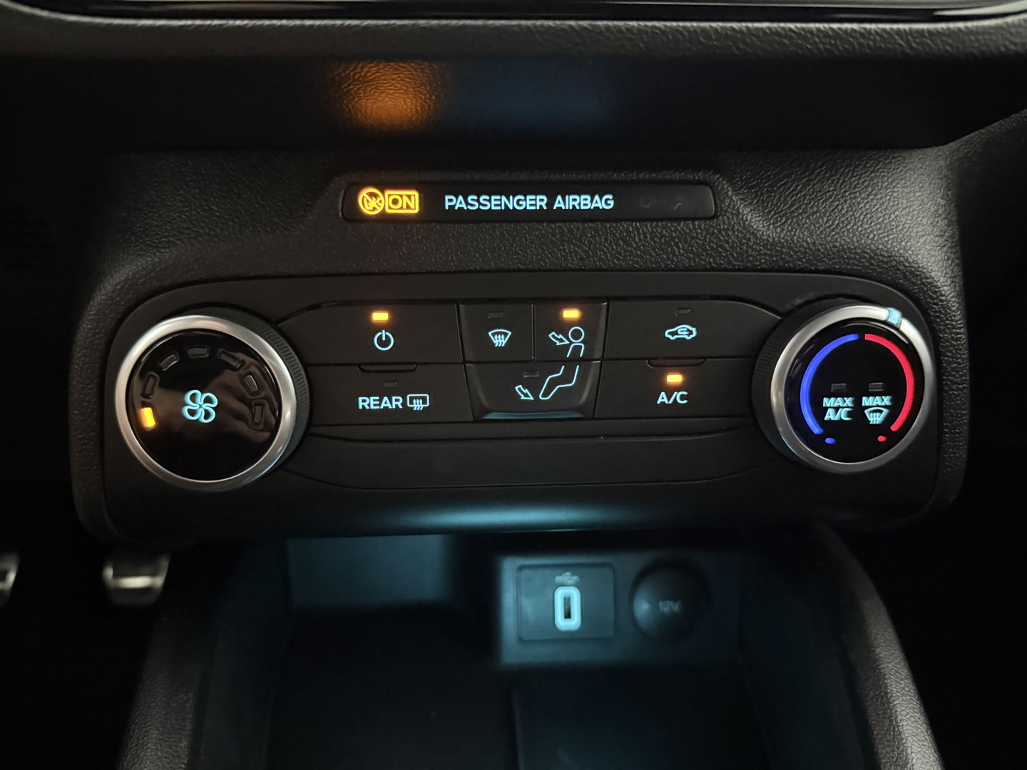 Ford Focus 1.0 ST Line | LED | Carplay | Clima | Cruise | Navigatie | Parkeersens.