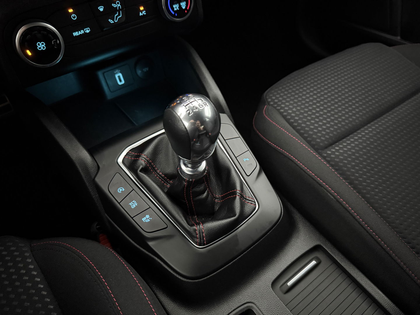 Ford Focus 1.0 ST Line | LED | Carplay | Clima | Cruise | Navigatie | Parkeersens.