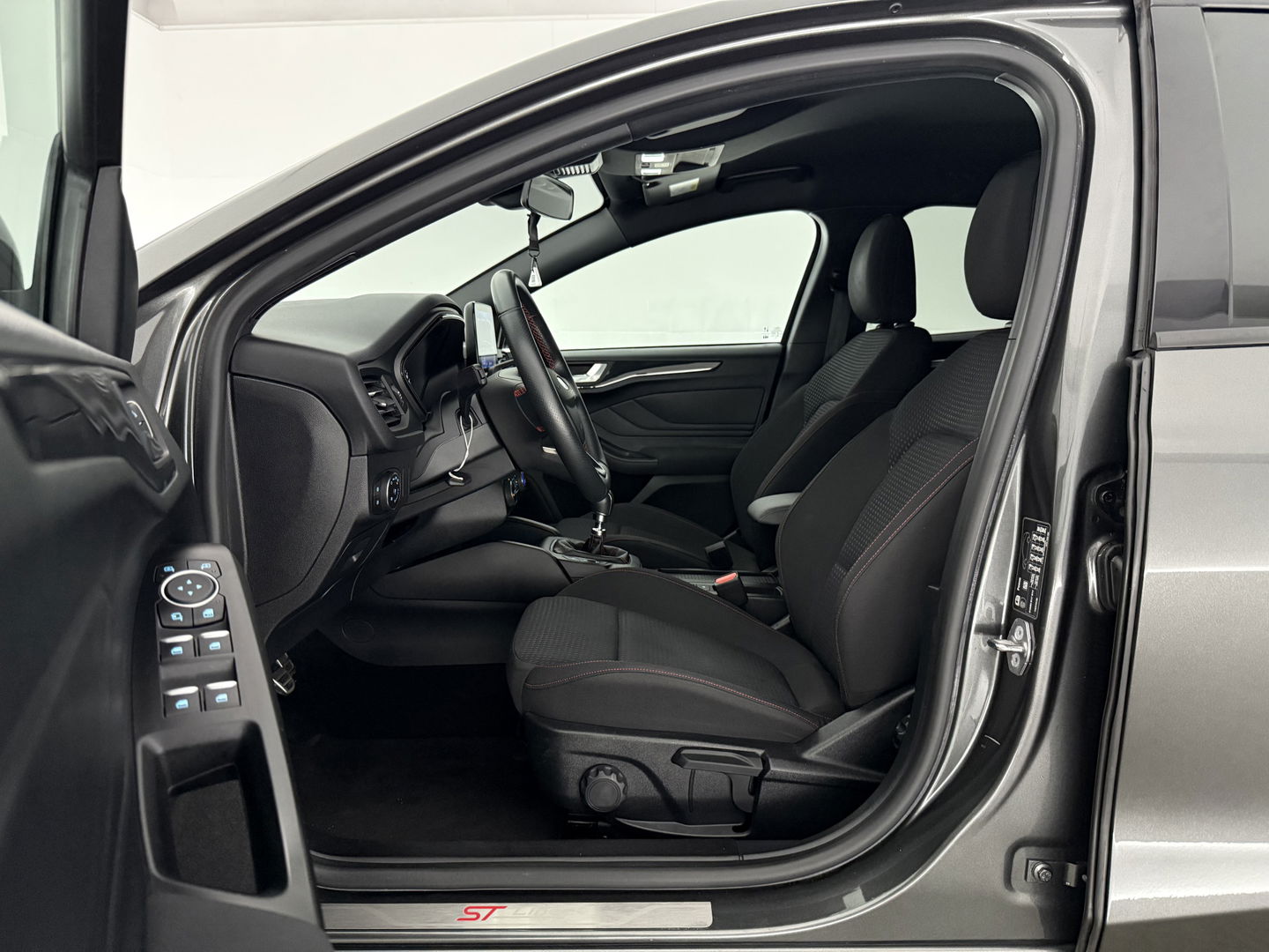 Ford Focus 1.0 ST Line | LED | Carplay | Clima | Cruise | Navigatie | Parkeersens.