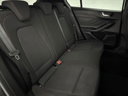 Ford Focus 1.0 EcoBoost ST Line Business | LED | Carplay | Clima | Cruise | Navigatie | Parkeersens. | 17''LMV