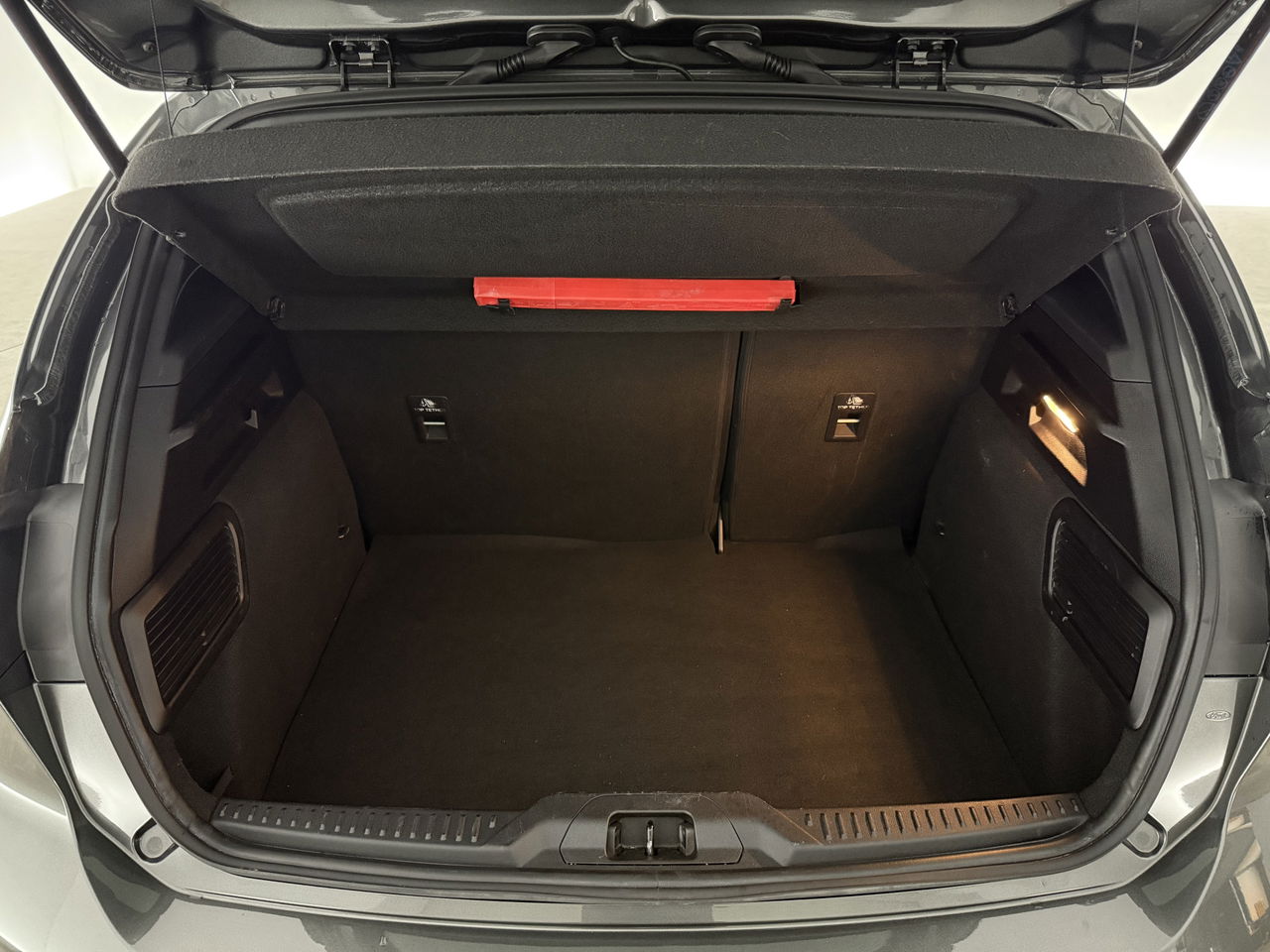 Ford Focus 1.0 EcoBoost ST Line Business | LED | Carplay | Clima | Cruise | Navigatie | Parkeersens. | 17''LMV
