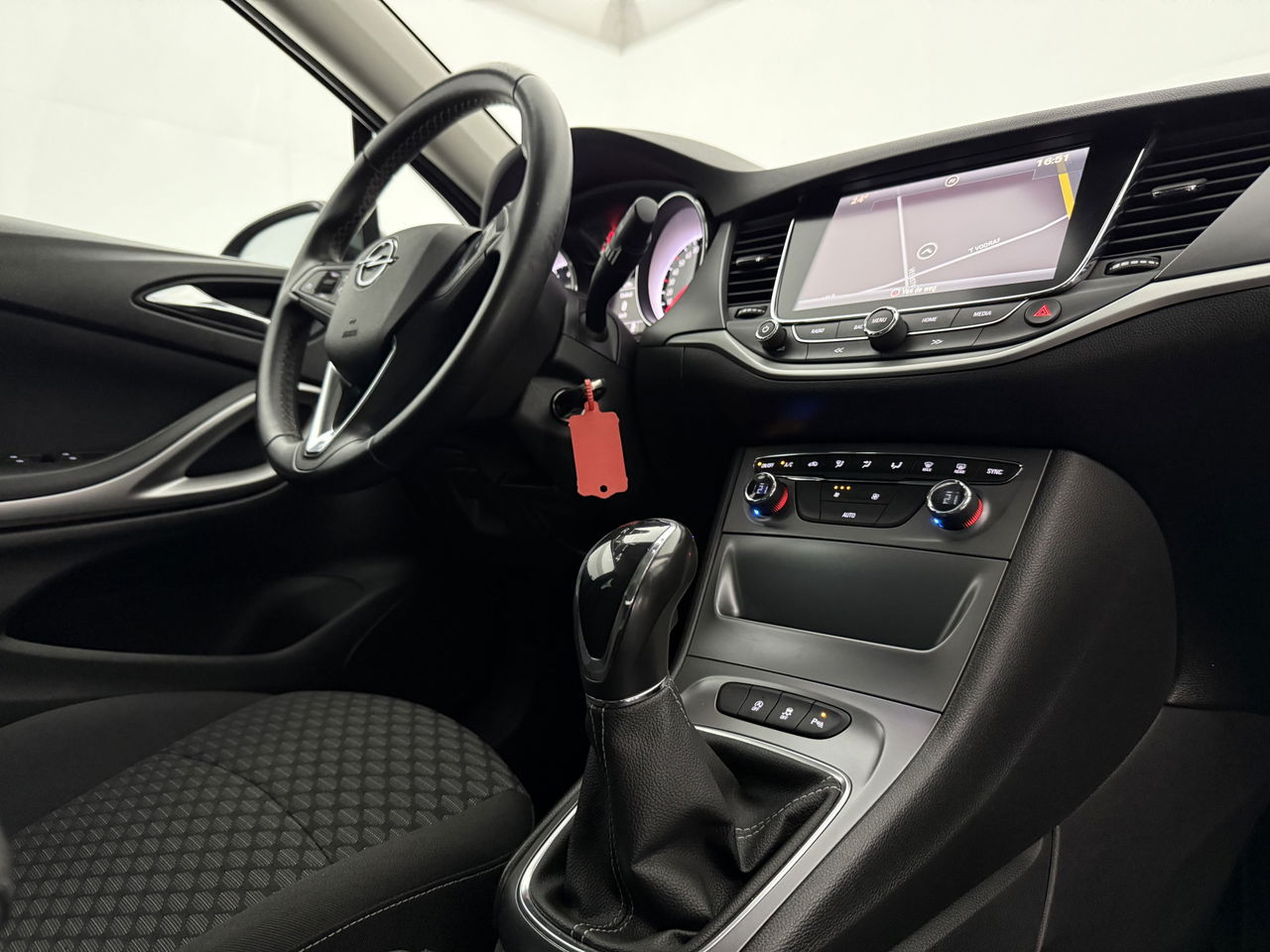 Opel Astra 1.0 Online Edition | Carplay | Cruisecontrol | LED | Trekhaak | PDC | 16''LMV
