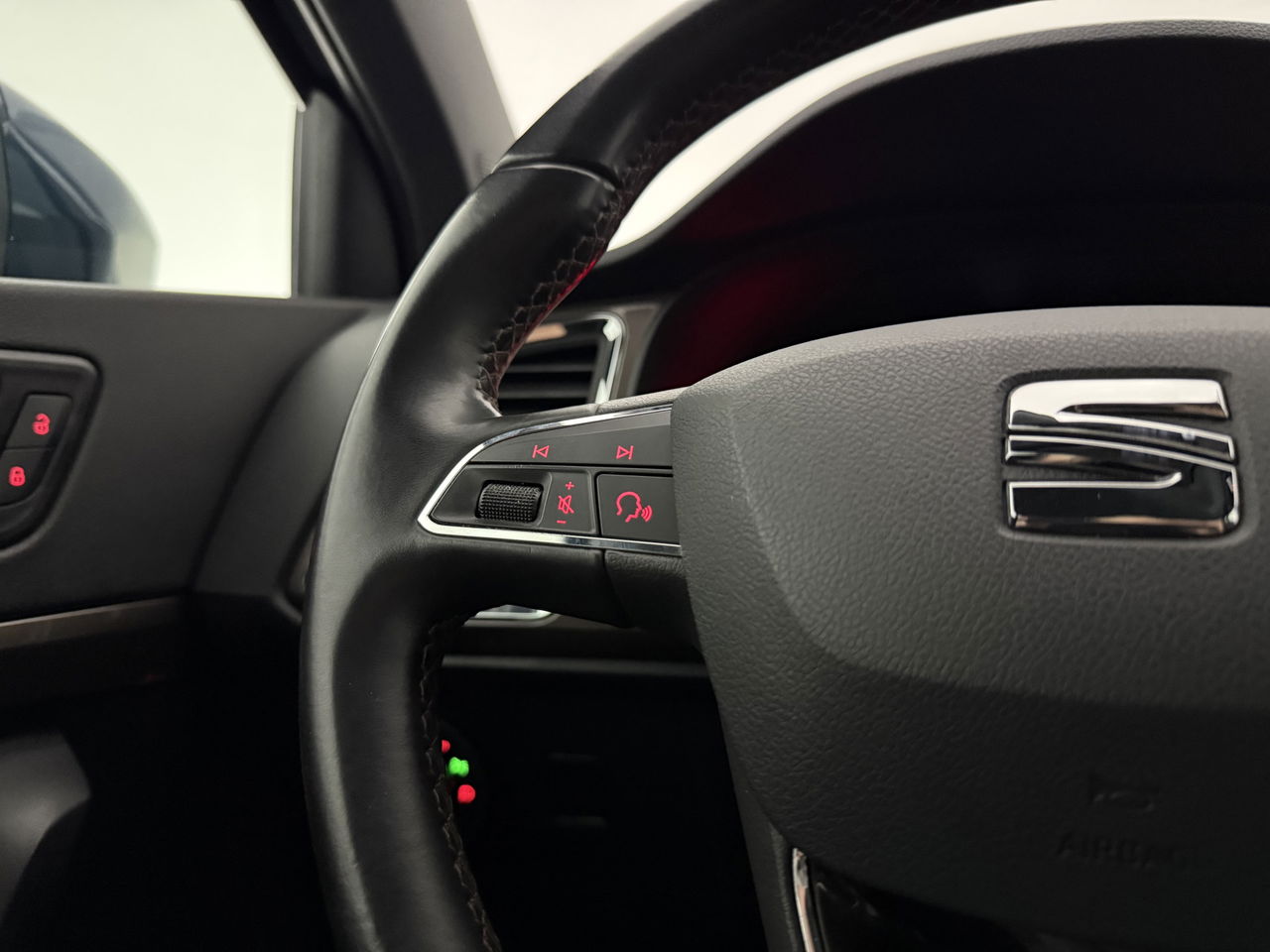 SEAT Ateca 1.5 TSI 150PK Xcellence | 360 Camera | Sfeerverl. | Beats Audio | Carplay | LED | Trekhaak | 18"LMV