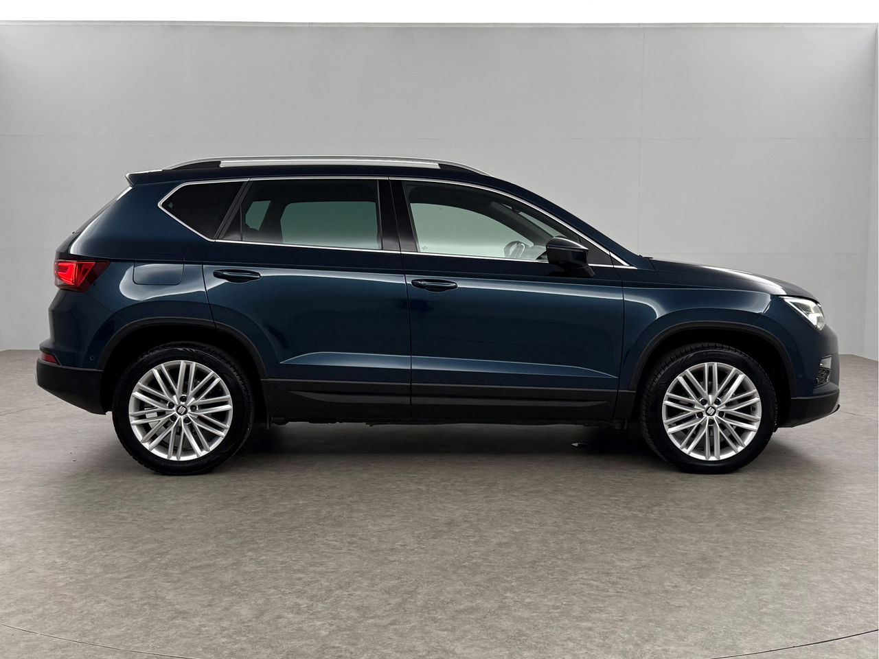 SEAT Ateca 1.5 TSI 150PK Xcellence | 360 Camera | Sfeerverl. | Beats Audio | Carplay | LED | Trekhaak | 18"LMV
