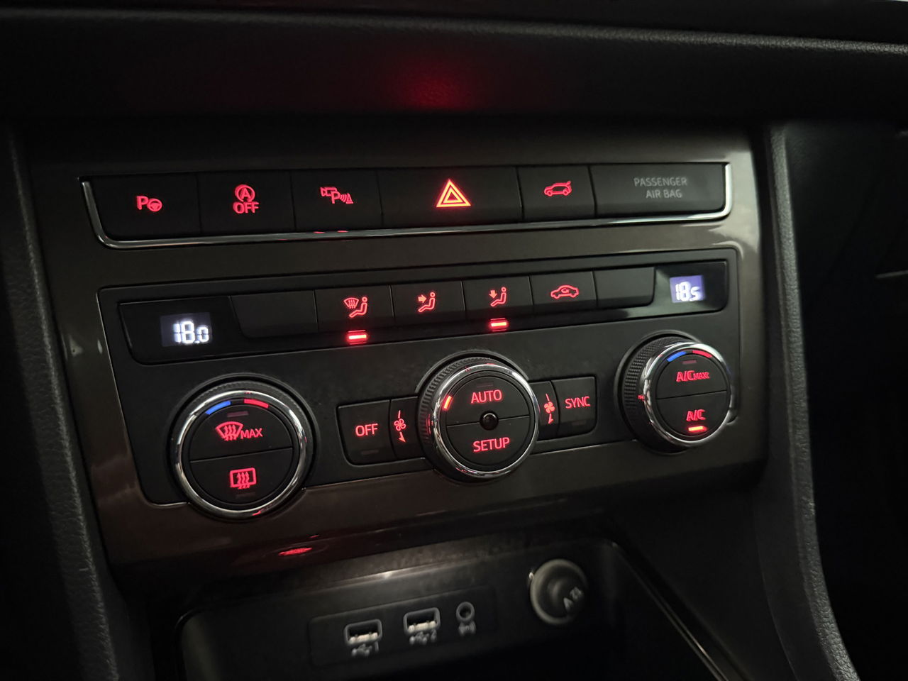 SEAT Ateca 1.5 TSI 150PK Xcellence | 360 Camera | Sfeerverl. | Beats Audio | Carplay | LED | Trekhaak | 18"LMV