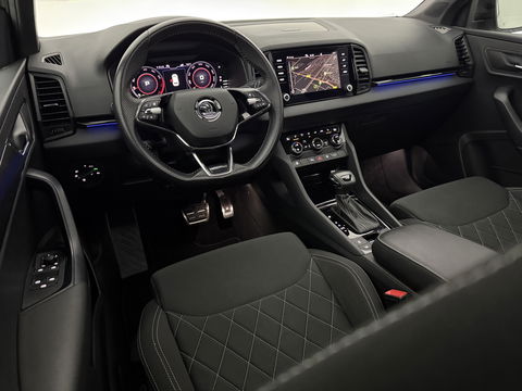 Škoda Karoq 1.5 TSI ACT 150PK Sportline | Pano | Sfeerverl. | Camera | LED | Virtual | Carplay l Stoel/Stuurverw.