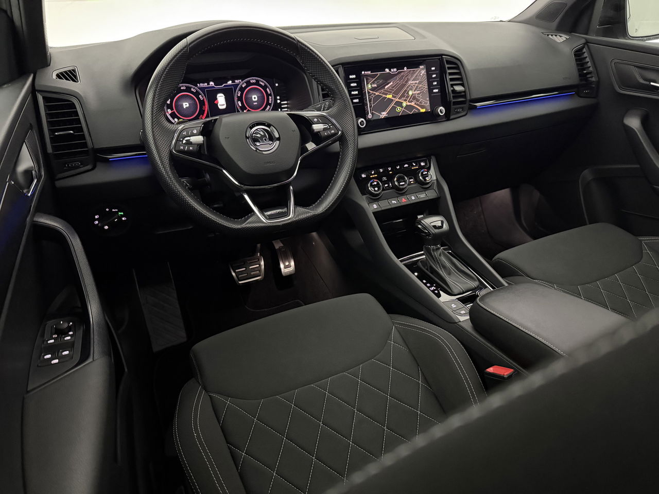 Škoda Karoq 1.5 TSI ACT 150PK Sportline | Panoramadak | Sfeerverl. | Camera | LED | Virtual Cockpit | Carplay