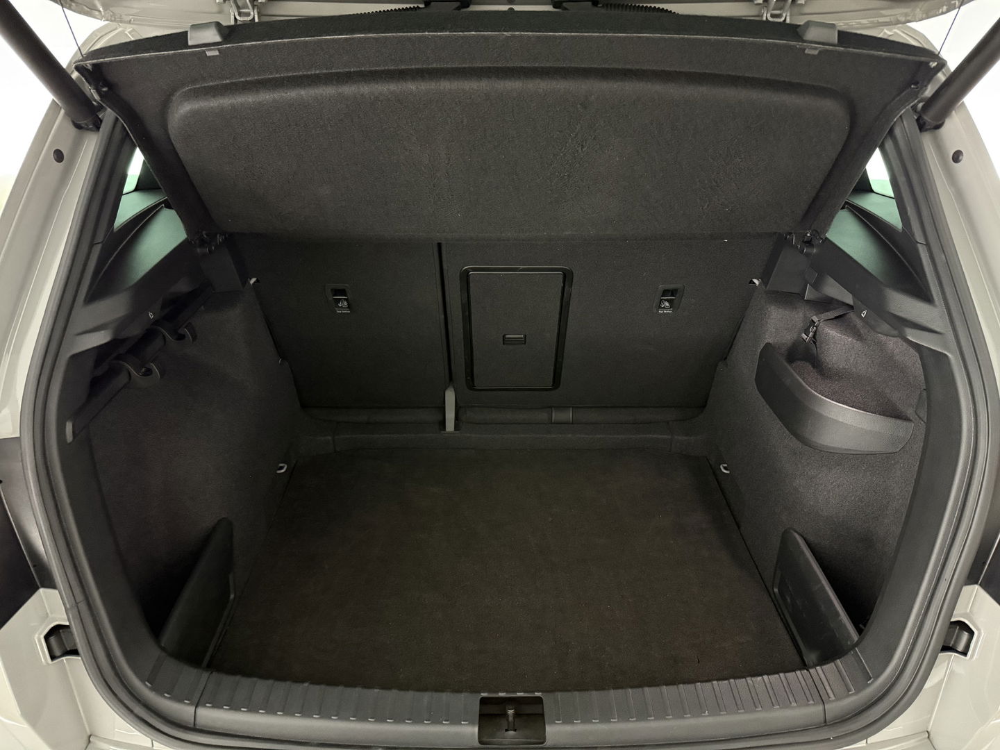 Škoda Karoq 1.5 TSI ACT 150PK Sportline | Pano | Sfeerverl. | Camera | LED | Virtual | Carplay l Stoel/Stuurverw.