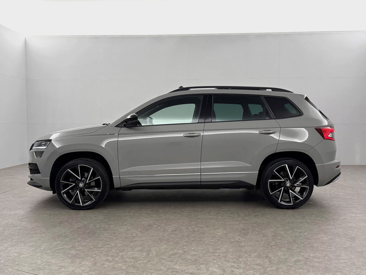 Škoda Karoq 1.5 TSI ACT 150PK Sportline | Panoramadak | Sfeerverl. | Camera | LED | Virtual Cockpit | Carplay