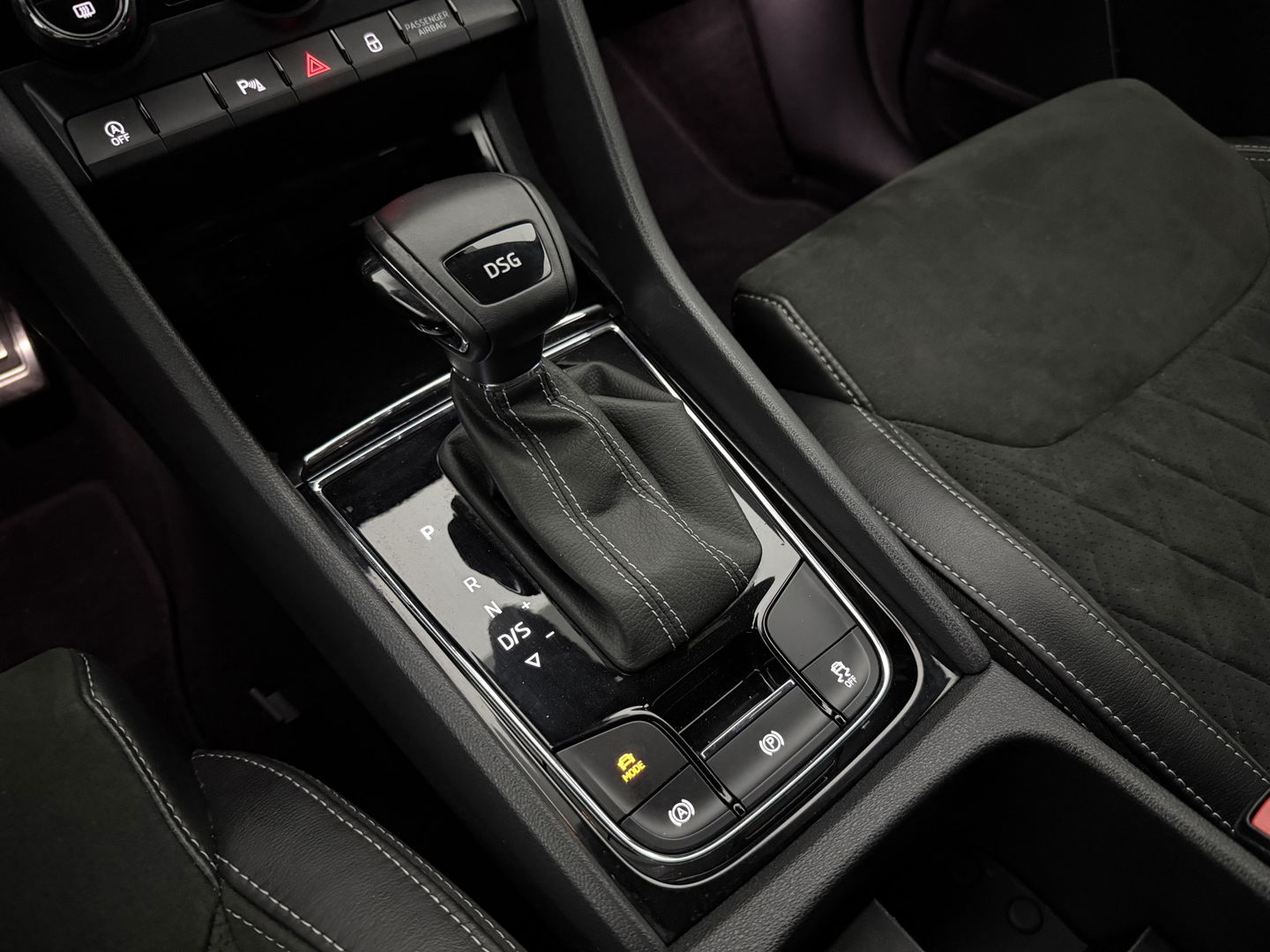 Škoda Kodiaq 1.5 TSI 150PK Sportline Business | Sfeerverl. | LED | Virtual l Camera | Carplay | Memory l Stuur/Stoelverw. l NAP