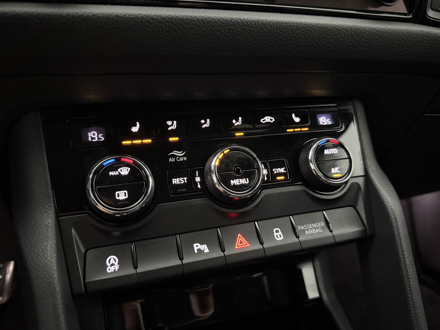 Škoda Kodiaq 1.5 TSI 150PK Sportline Business | Sfeerverl. | LED | Virtual l Camera | Carplay | Memory l Stuur/Stoelverw. l NAP