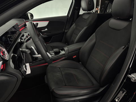 Mercedes-Benz A-Klasse 180 AMG | Pano | Sfeerverl. | Burmester | Camera | Virtual  | LED | Memory l NAP