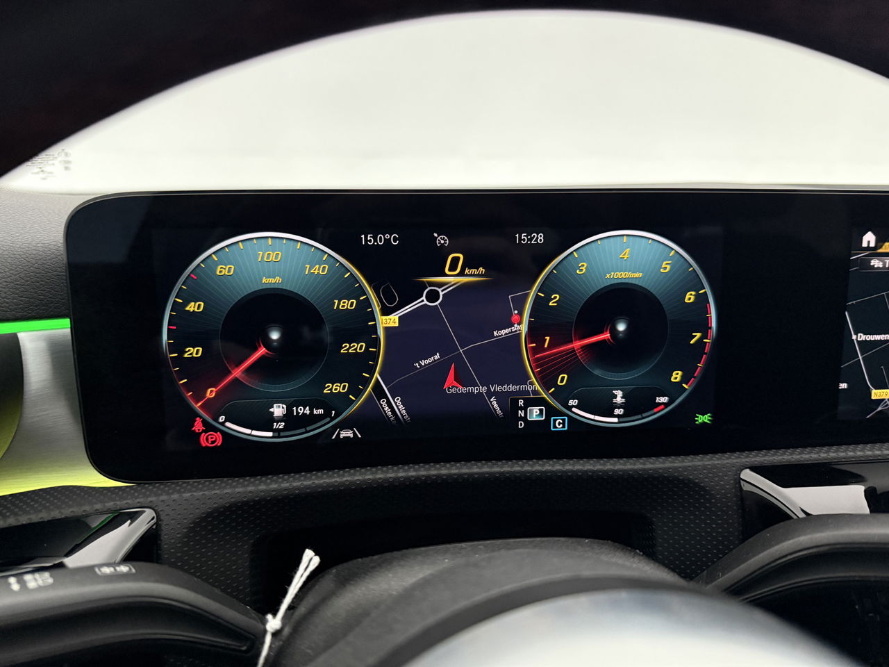 Mercedes-Benz A-Klasse 180 AMG | Panoramadak | Sfeerverl. | Burmester | Camera | Virtual Cockpit | LED | Memory seats