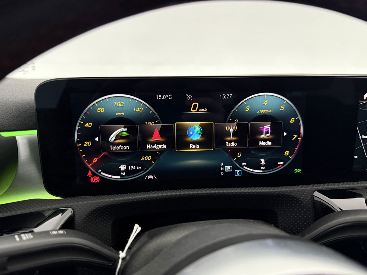 Mercedes-Benz A-Klasse 180 AMG | Panoramadak | Sfeerverl. | Burmester | Camera | Virtual Cockpit | LED | Memory seats