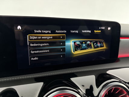 Mercedes-Benz A-Klasse 180 AMG | Panoramadak | Sfeerverl. | Burmester | Camera | Virtual Cockpit | LED | Memory seats