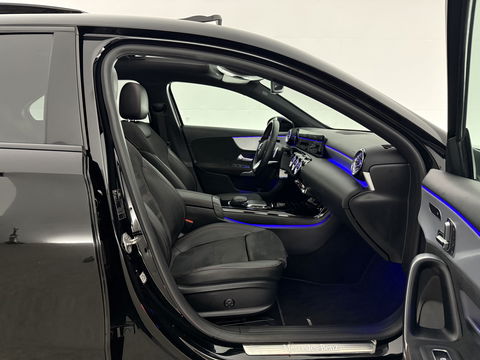 Mercedes-Benz A-Klasse 180 AMG | Pano | Sfeerverl. | Burmester | Camera | Virtual  | LED | Memory l NAP